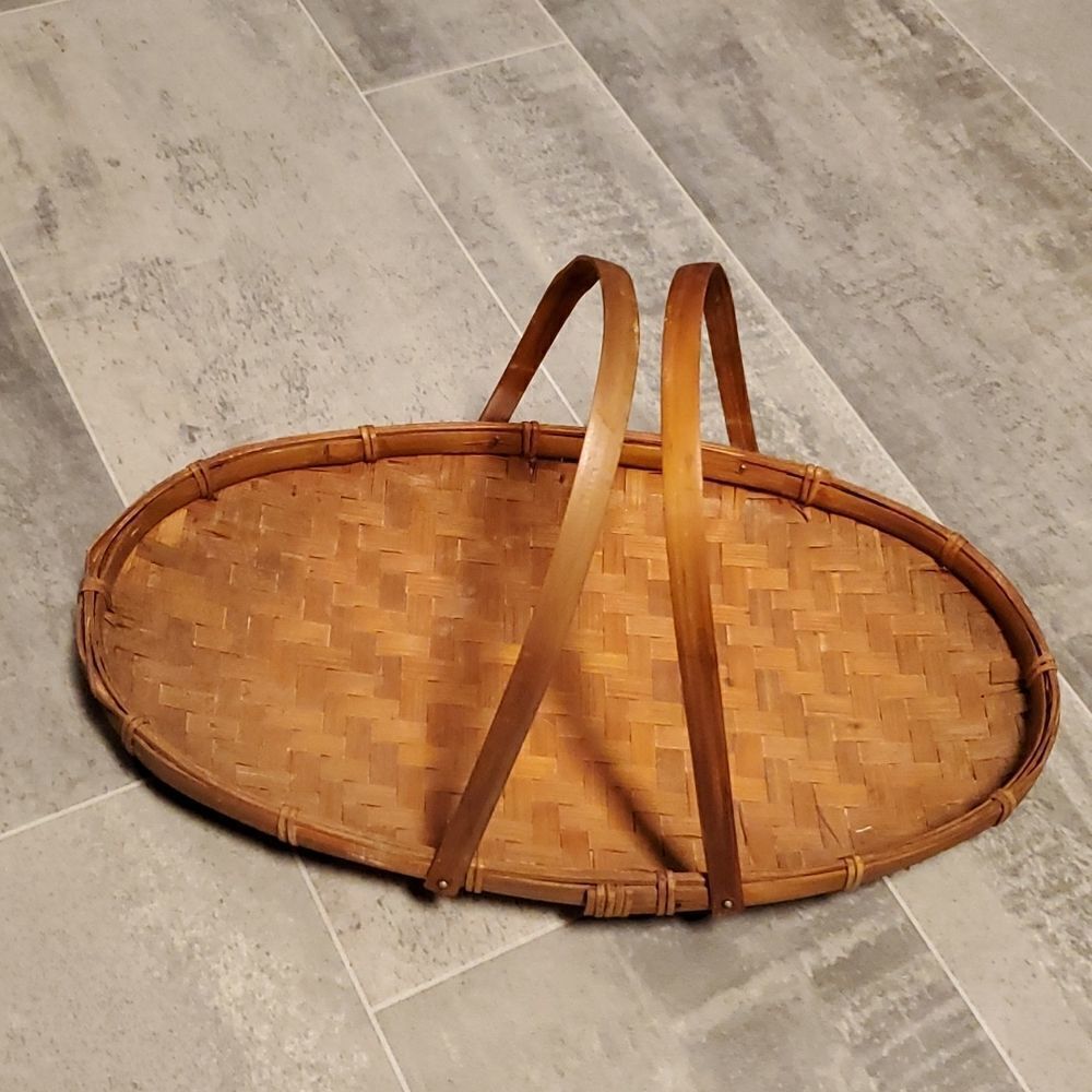 EUC Vintage Thin Oval Basket w/Handles
